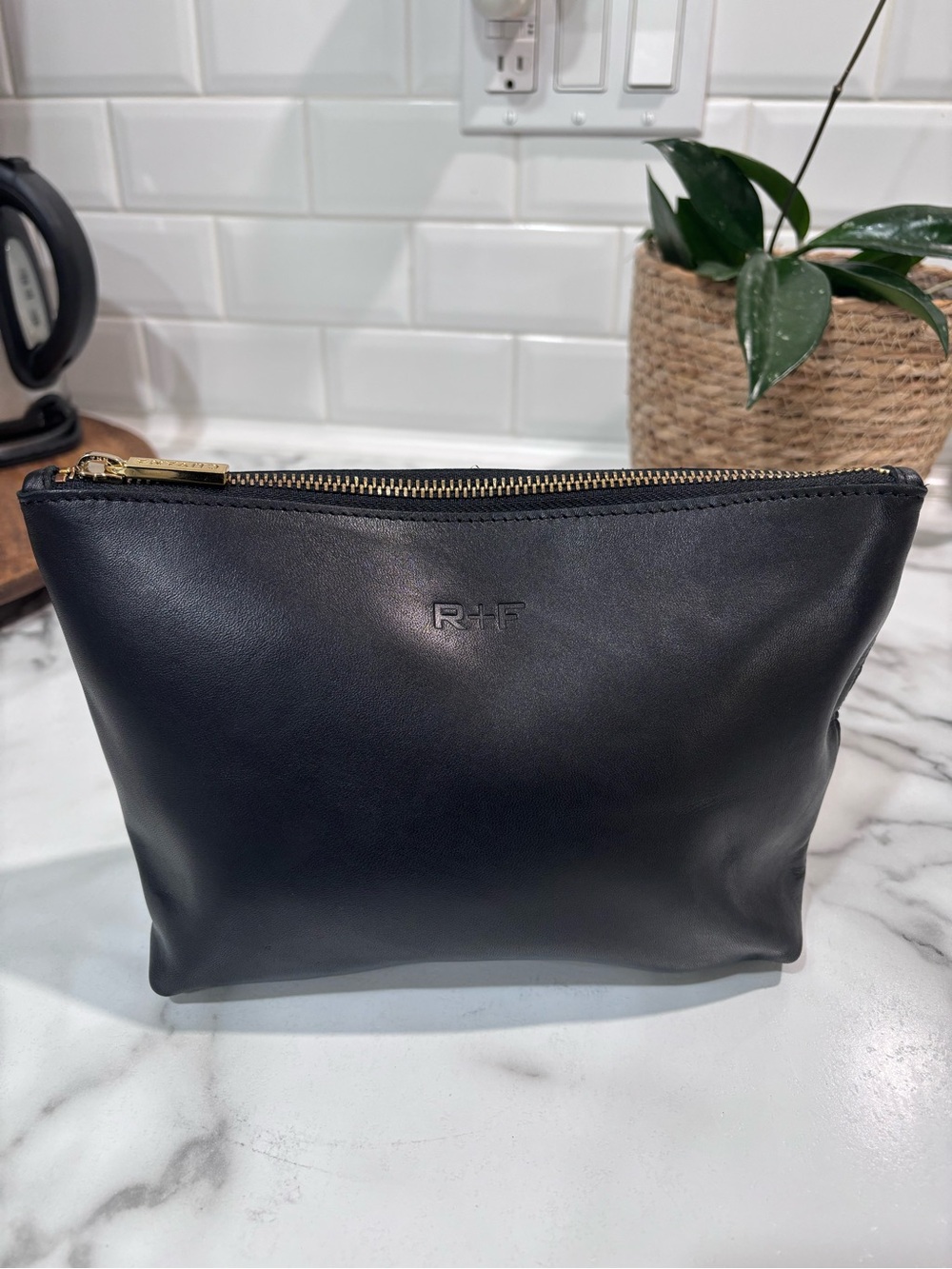 CUYANA Black Leather Zip Pouch with Gold Hardware